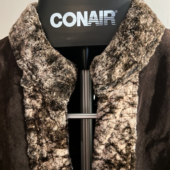 Vintage Y2K Suede Vest lined with warm chenille fabric - Picture 2 of 5